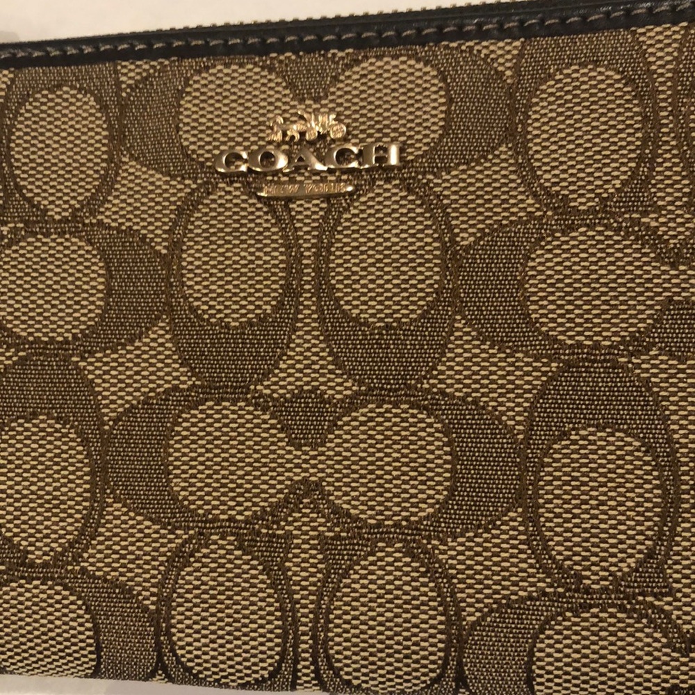 Coach wristlet. Authentic. - Picture 5 of 5